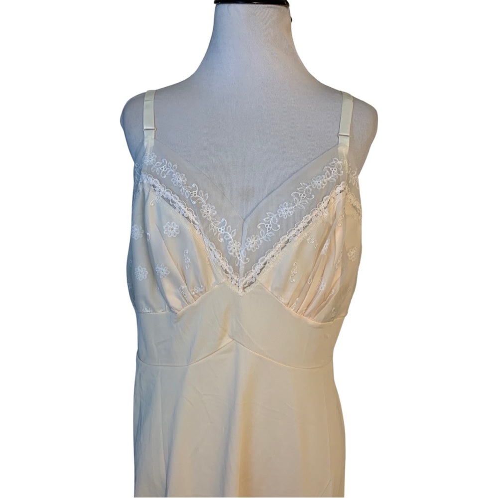 Vintage Aristocraft By Superior Slip - Picture 2 of 6